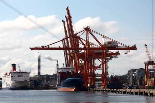 Gdynia, port handlowy.